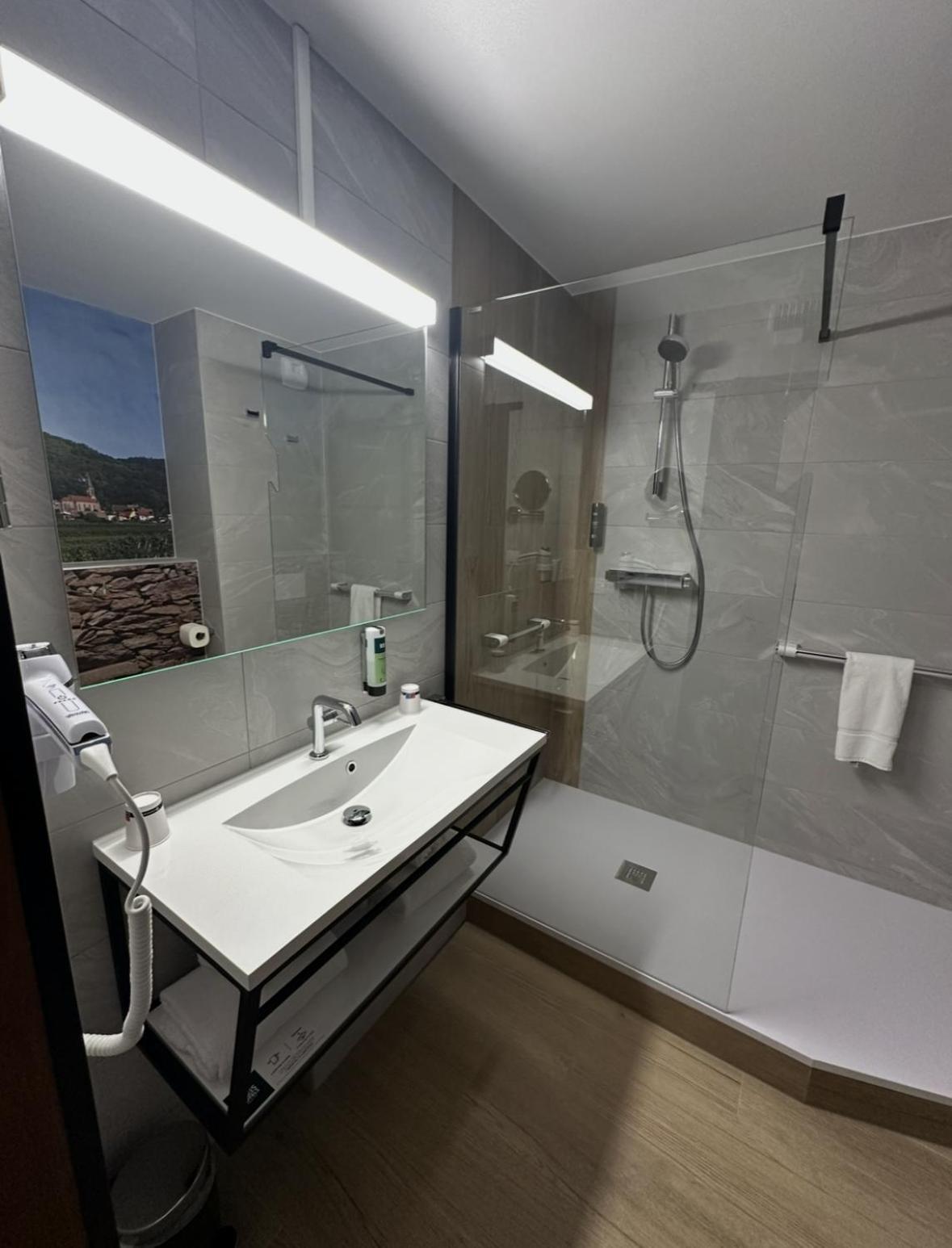 Hotel Colmar Vignes เอกิสไฮม์ ภายนอก รูปภาพ